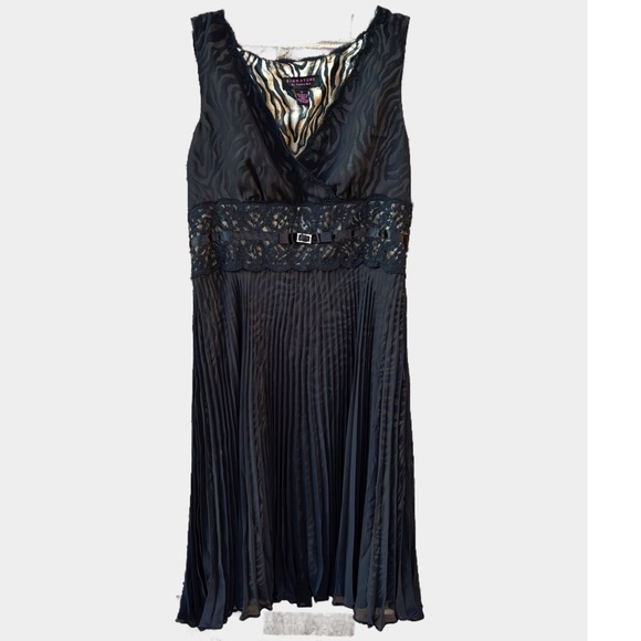 Signature by Robbie Bee Dresses & Skirts - Romantic Short Black Dress Signature Robbie Bee women’s 10 animal Y2K Mob wife